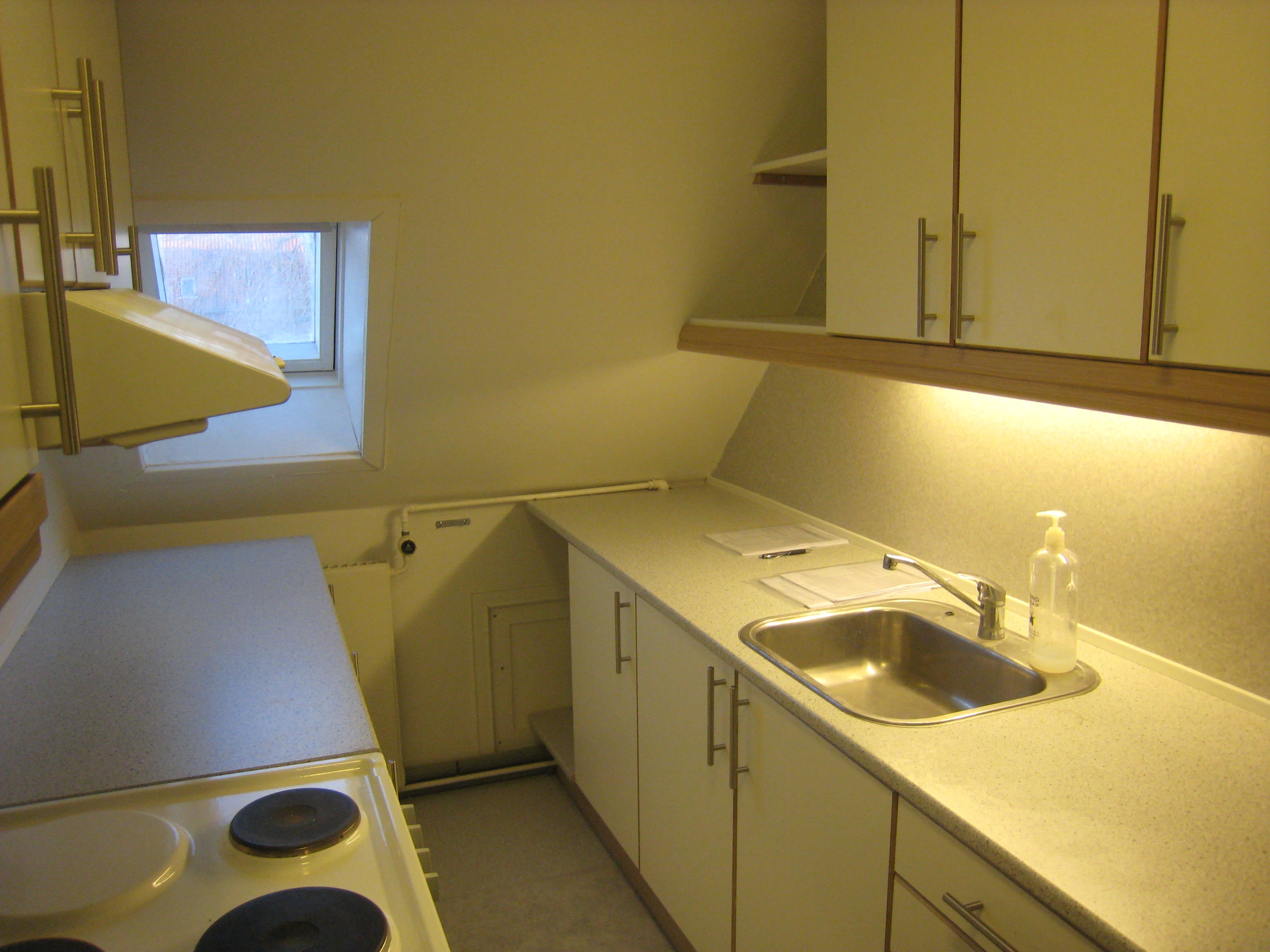Værelse / Ungdomsbolig på 17 m2 i Odense C, Ørstedsgade