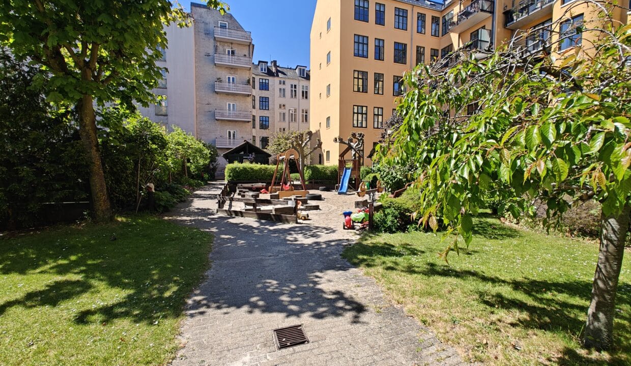Rummelig og lys lejlighed | København K. billede 2