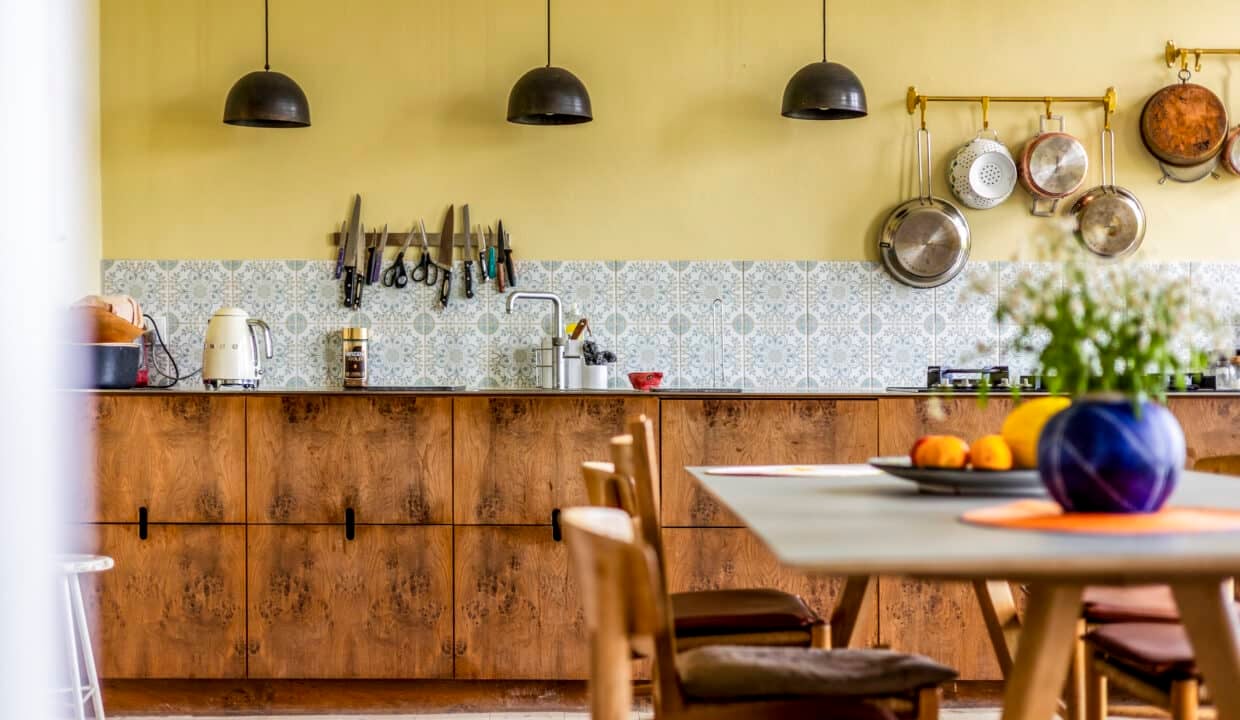 Møbleret drømmelejlighed med panoramaudsigt over søerne | København N billede 3