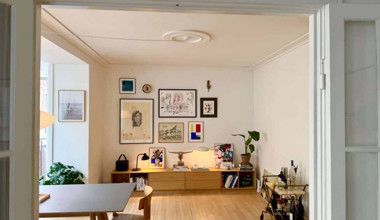 Totalrenoveret møbleret lejlighed | København K. billede 6