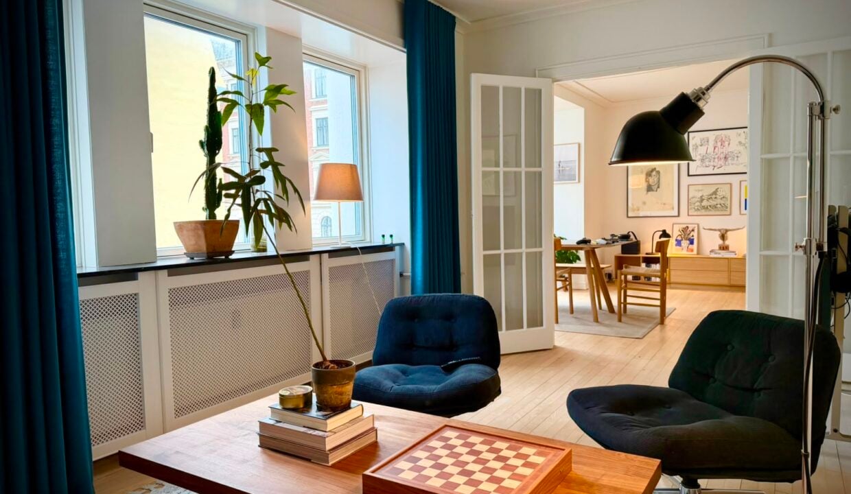 Totalrenoveret møbleret lejlighed | København K. billede 1